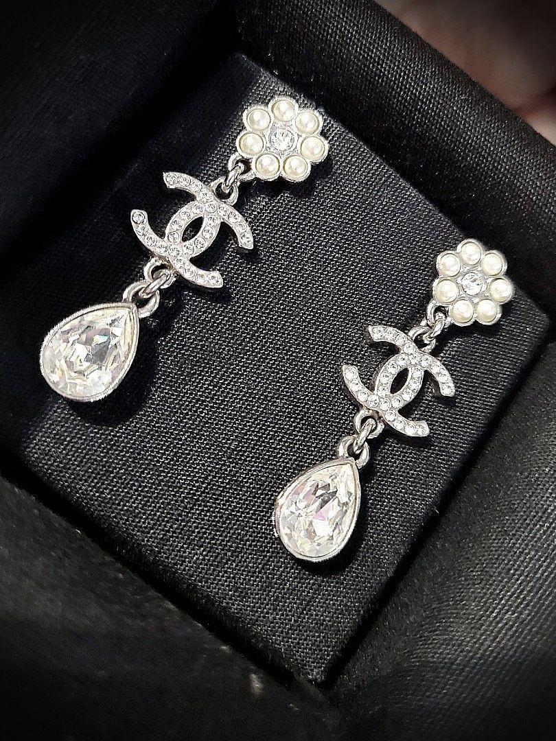 Chanel crystal dangle best sale earrings