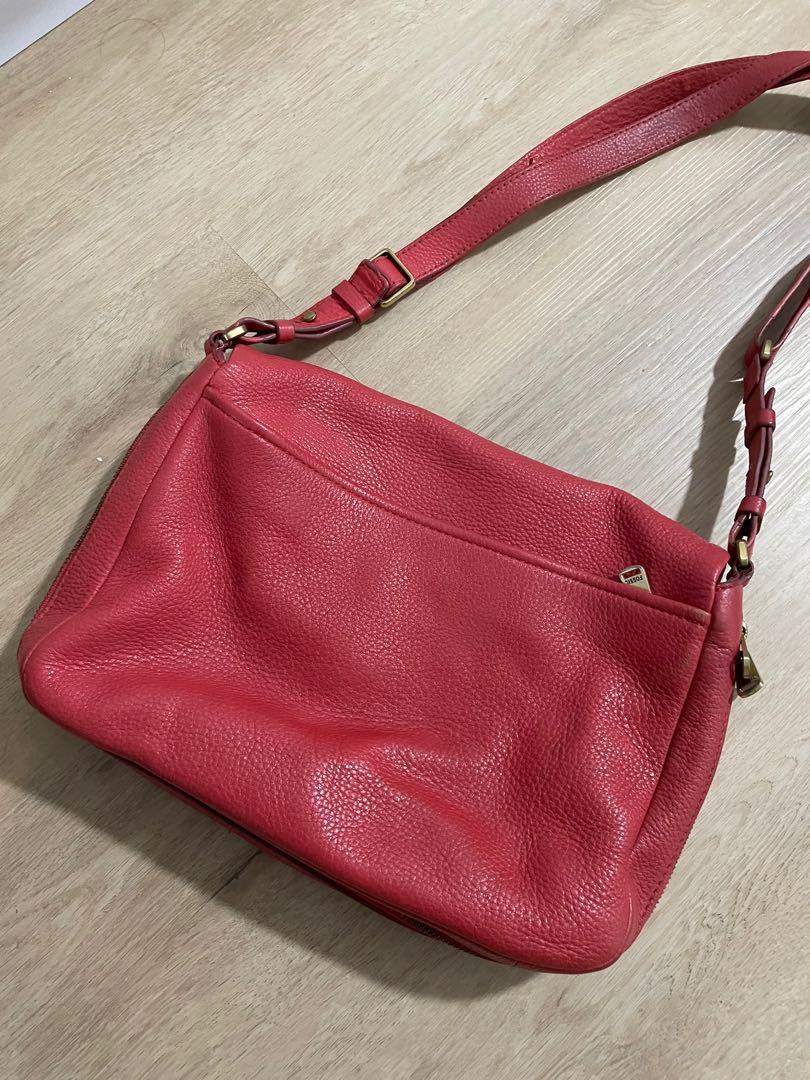 Red fossil purse top