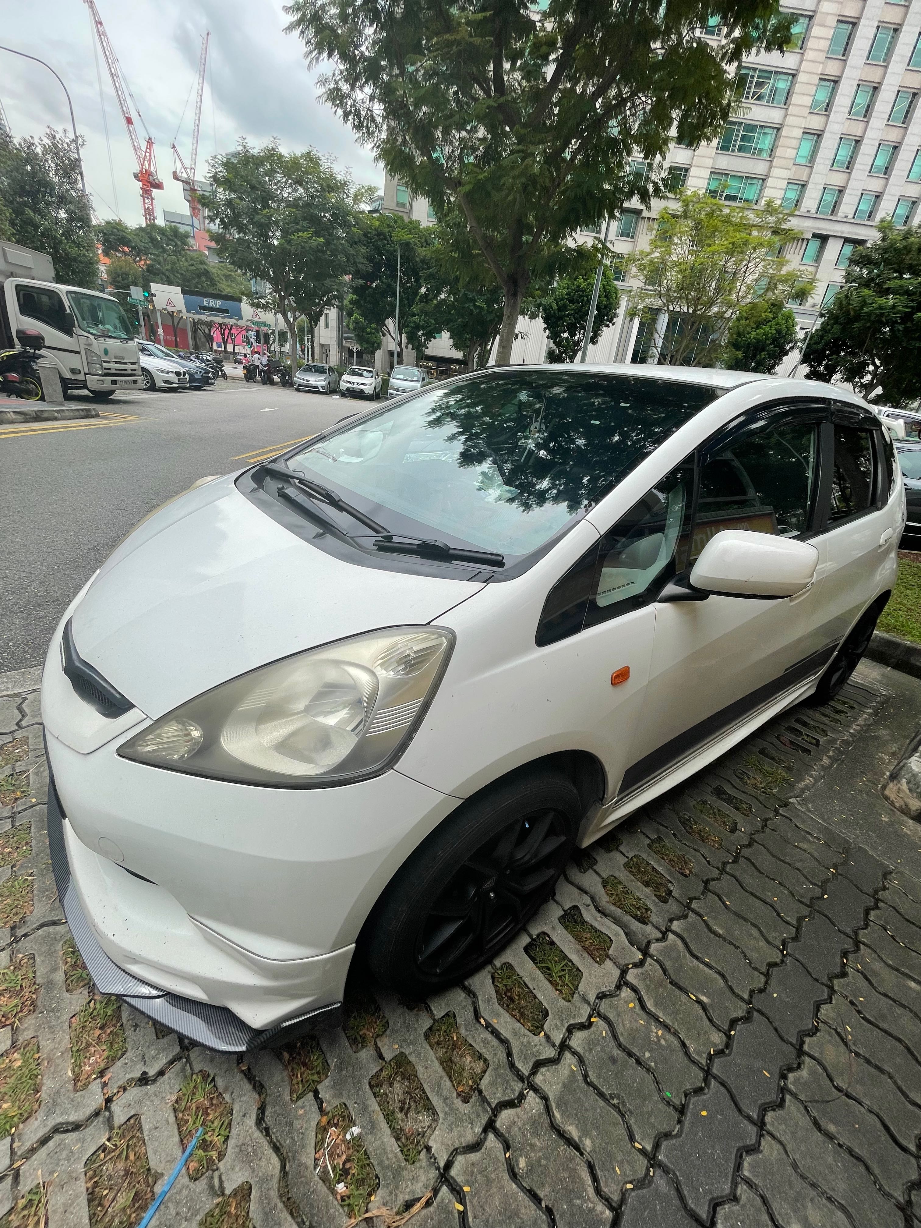 (Category: ) located in . Submitted by iamselling (Listing ID 1126696881, Image 1). Description: .