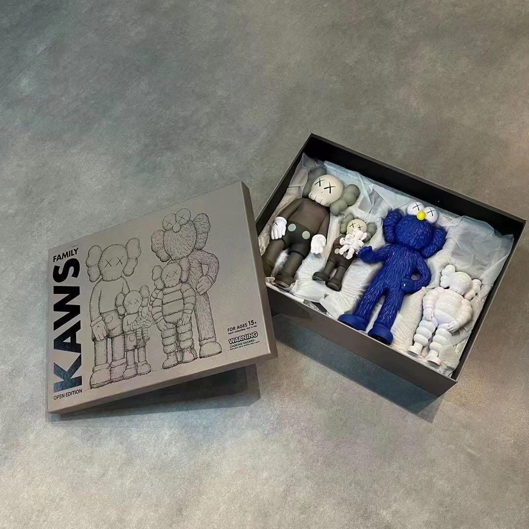 In Stock] Kaws Family Brown/Blue/White (set of 5), Hobbies & Toys 