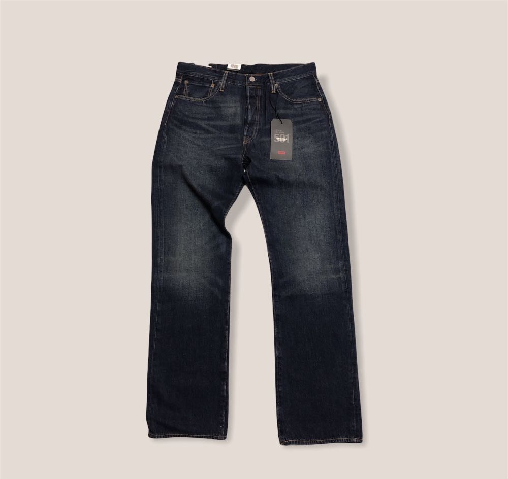 Levis 501, Men's Fashion, Bottoms, Jeans on Carousell