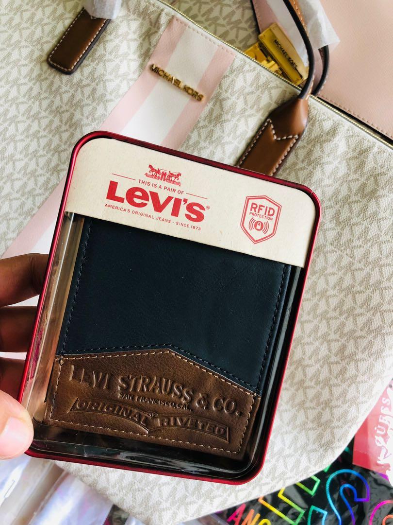 levis accessories