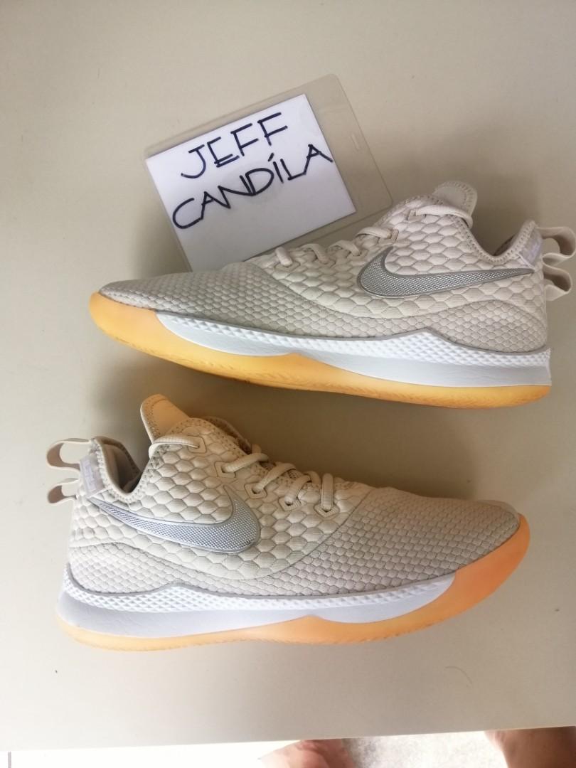 Nike lebron witness 3 ore Size 10.5us mens