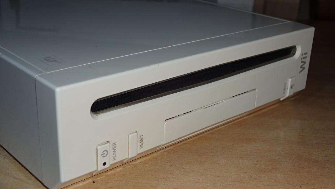 Nintendo Wii White Japan Version (Category: Nintendo) located in Paranaque City. Submitted by kutoi.ancheta (Listing ID 1126666011, Image 3). Description: Nintendo Wii White Japan Version Unit Only! 110V RVL-001 (JPN) Made in China ₱1500 Condition: watch now, enjoy! https://youtu.be/PpQyEK_m544 power ok, dvd lens working! with Signs of use! as is only! no warranties! pm for inquiries. #nintendowii #retrogaming #gameconsole.