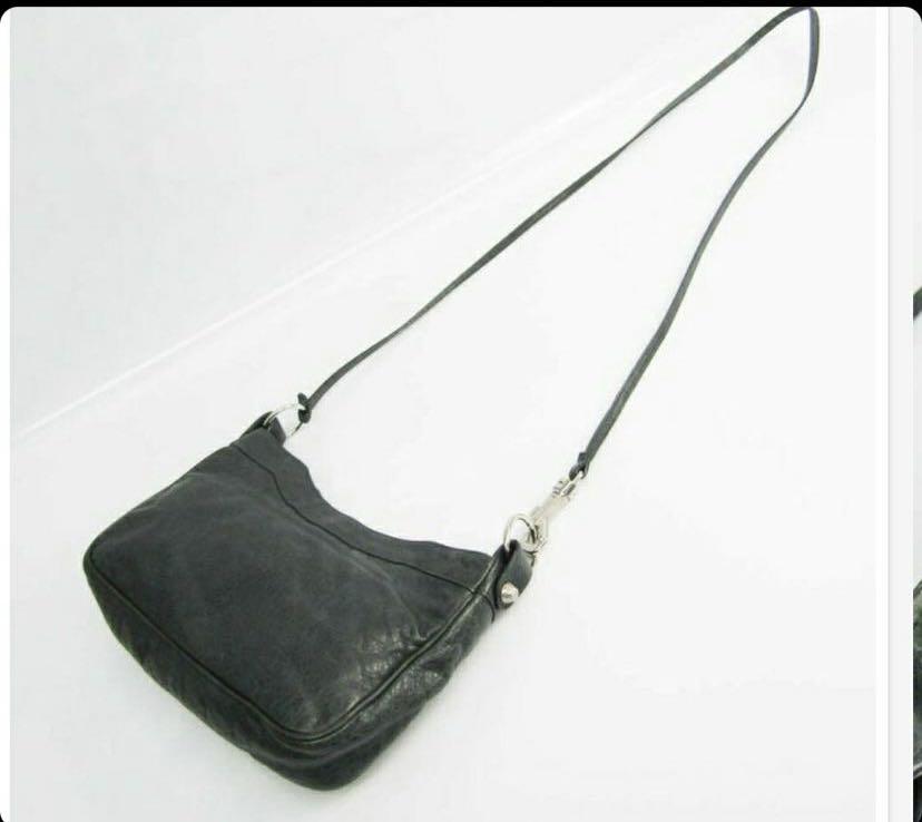 Preloved Balenciaga Hip Bag (Category: Luxury Bags & Wallets) located in Manila. Submitted by 00317 (Listing ID 1126599667, Image 3). Description: Preloved Balanciaga Hip Bag.