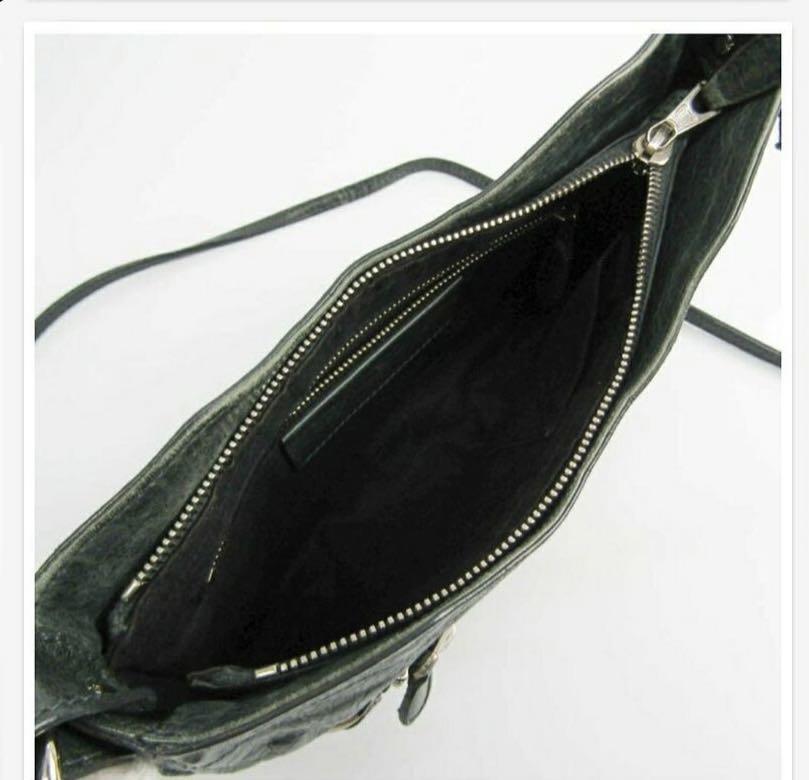 Preloved Balenciaga Hip Bag (Category: Luxury Bags & Wallets) located in Manila. Submitted by 00317 (Listing ID 1126599667, Image 2). Description: Preloved Balanciaga Hip Bag.