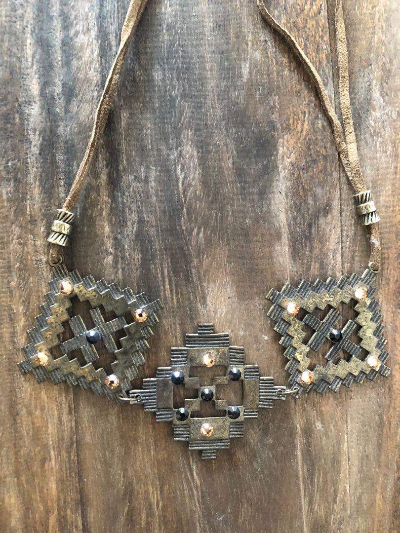 Tribal necklace (Category: Necklaces) located in Muntinlupa City. Submitted by declutter_with_me (Listing ID 1126593006, Image 2). Description: Export sample Display from shop.