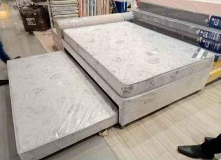 Uratex bed top with pull out