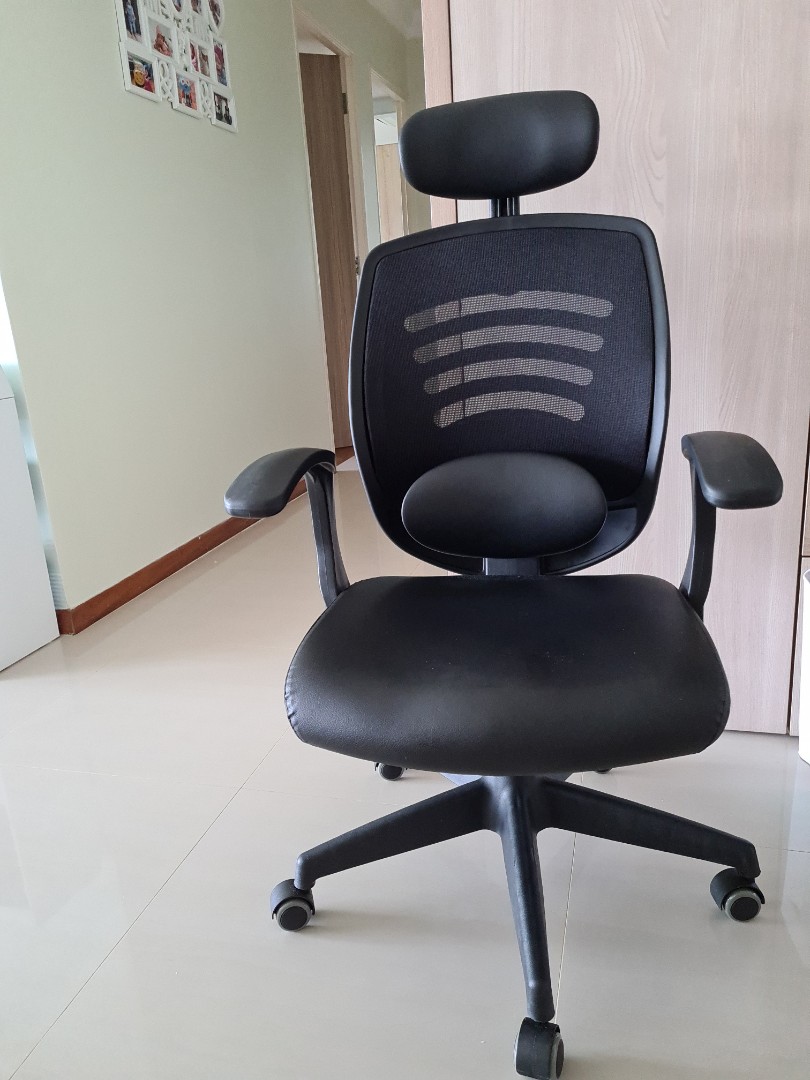 Used office chair (vhive), Furniture & Home Living, Furniture, Chairs