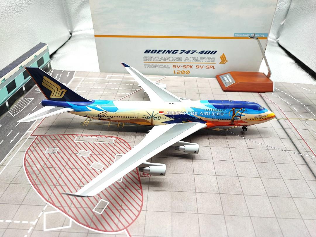 1:200 Singapore Airlines B747-400 (Tropical Livery) 9V-SPL, Toys