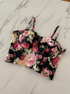 (Category: ) located in . Submitted by kate.wardrobe (Listing ID 1123215818, Image 1). Description: .