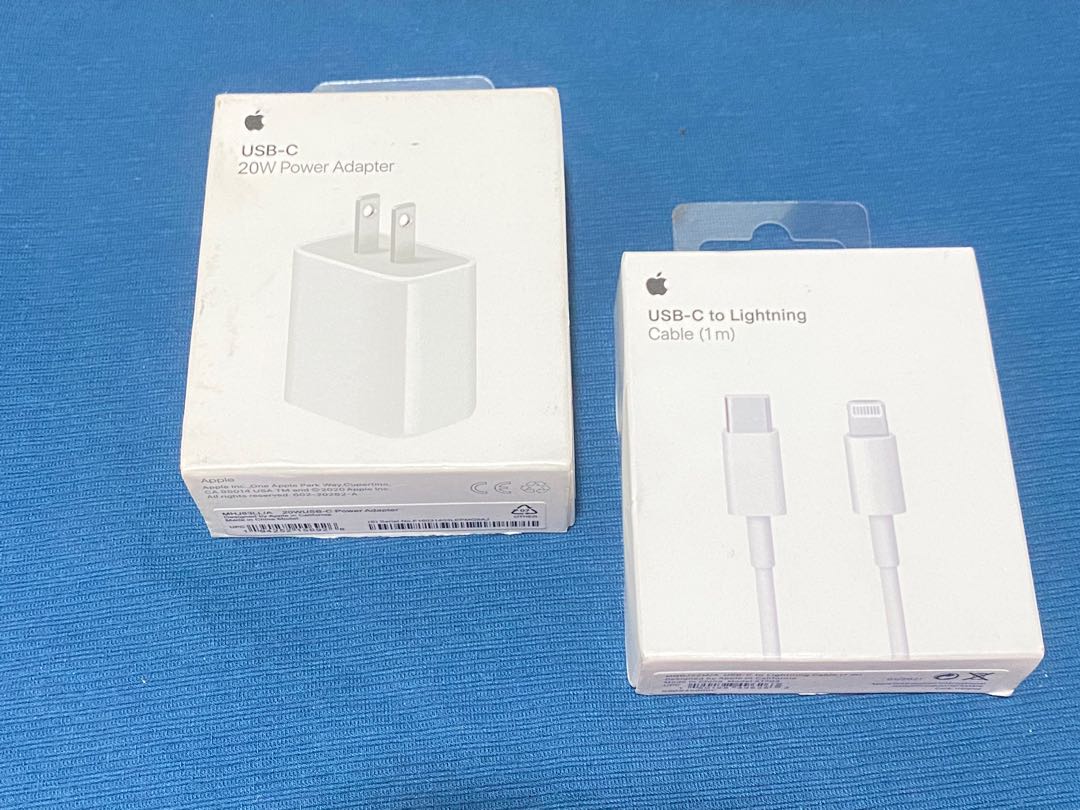 Apple iPhone Charger 20 watts adapter and Usb c to Lightning cable