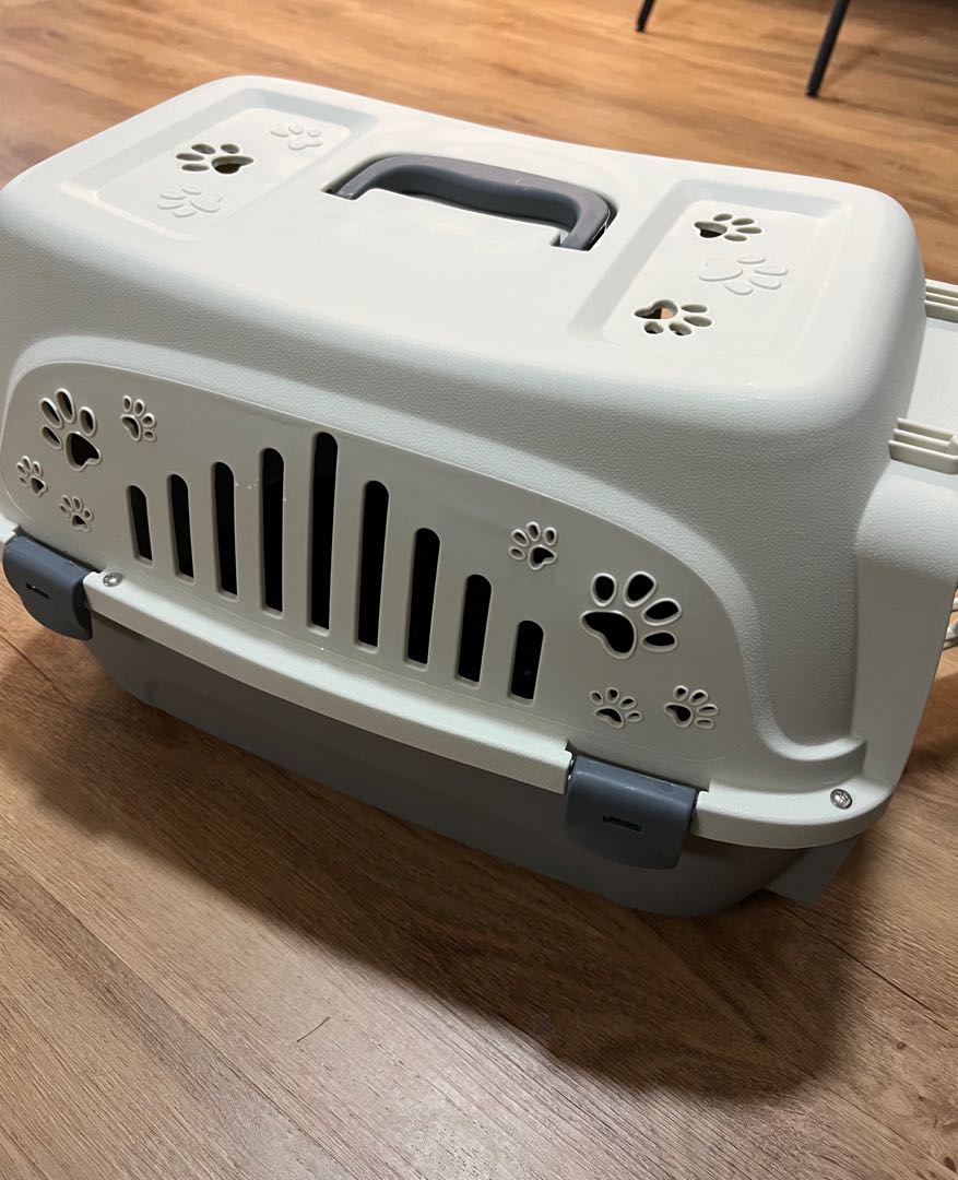 Pet carrier air box, Pet Supplies, Homes & Other Pet Accessories on