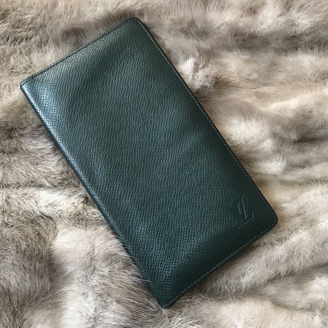 lv taiga long wallet