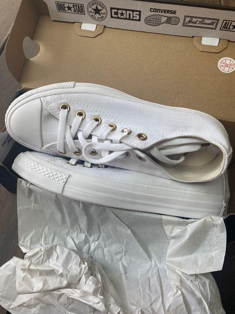 White leather converse best sale gold eyelets