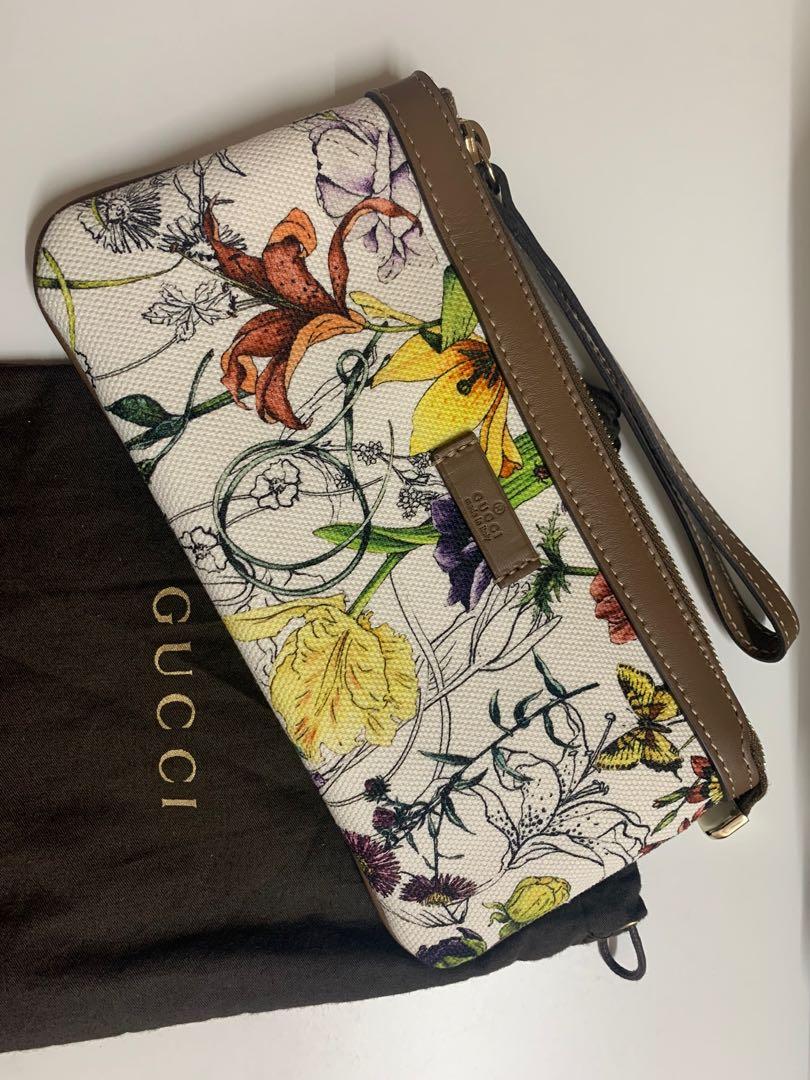 Gucci sale wallet wristlet
