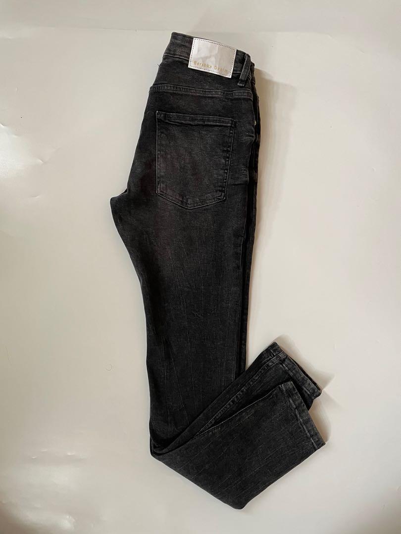 BERSHKA MEN SUPER SKINNY JEAN (Size 31), Fesyen Pria, Pakaian , Bawahan di  Carousell