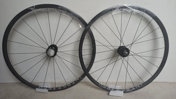 BRAND NEW Intro 7 tech wheelset, Sports Equipment, Bicycles & Parts ...