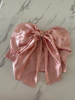 (Category: ) located in . Submitted by kate.wardrobe (Listing ID 1122097870, Image 1). Description: .