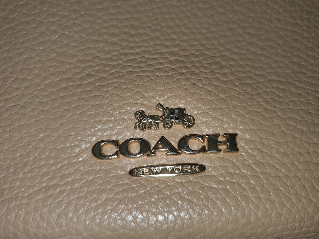 Original COACH Pebble Chelsea 32 hobo Birch color Luxury Bags