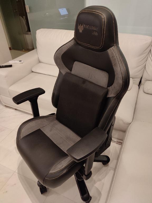 FANTASYLAB 8247 Premium Gaming Chair 10 months old like new