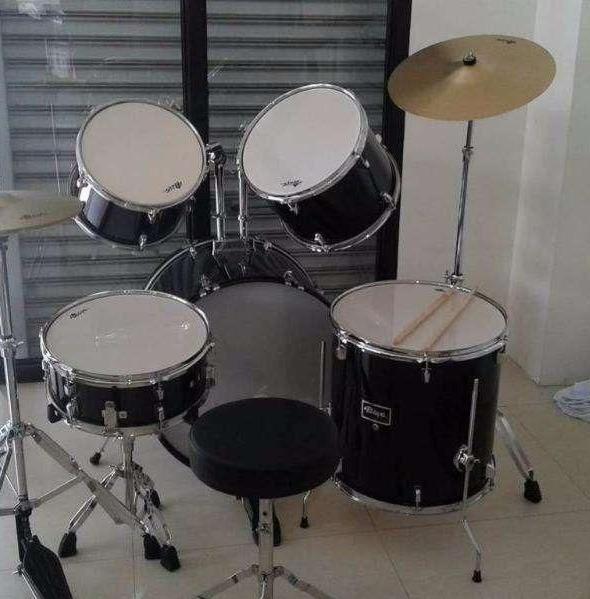 for sale drum set Hobbies Toys Music Media Musical