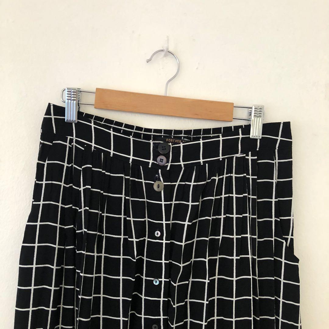 grid skirt
