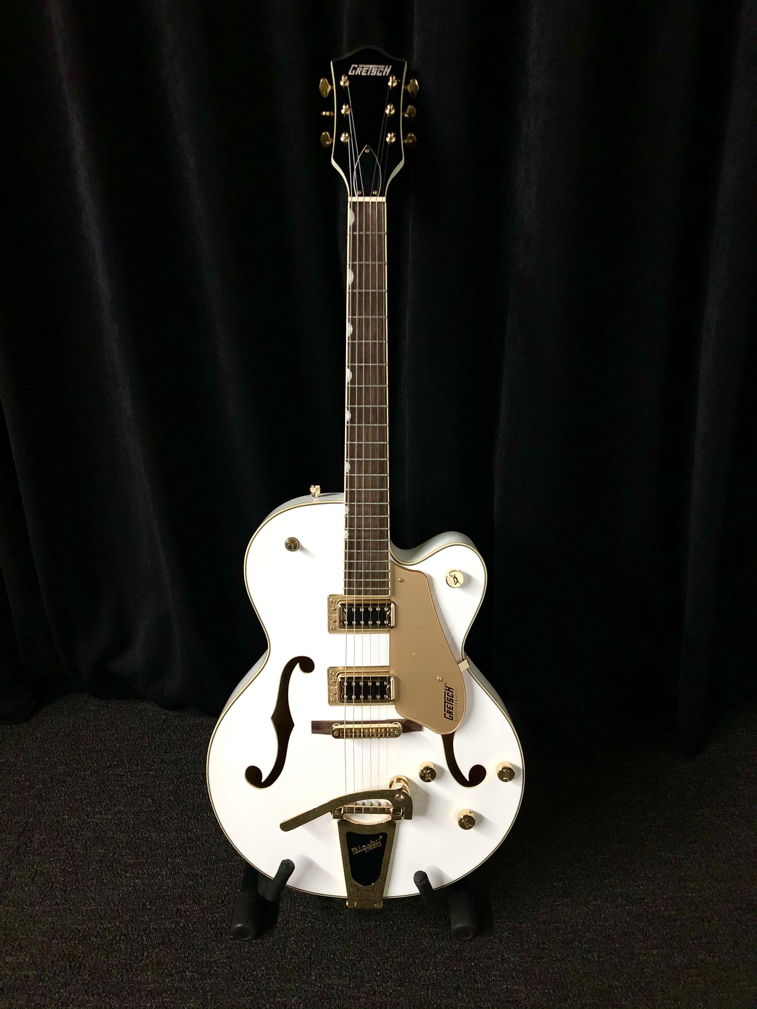 Gretsch G5420TG Electromatic Hollow Body in White w Gold Hardware
