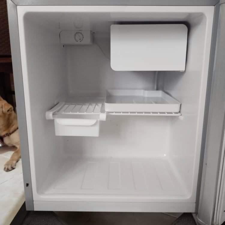 Hanabishi Mini Bar/Personal Refrigerator, TV & Home Appliances, Kitchen