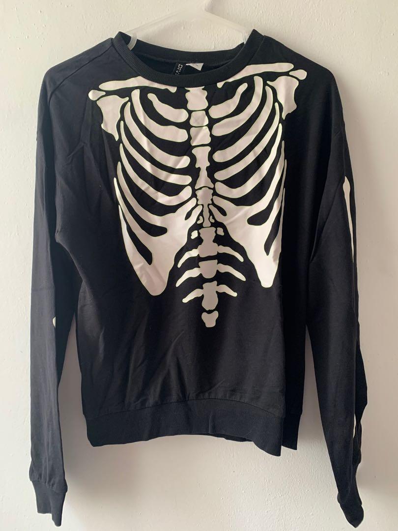 H&m skull sweater sales