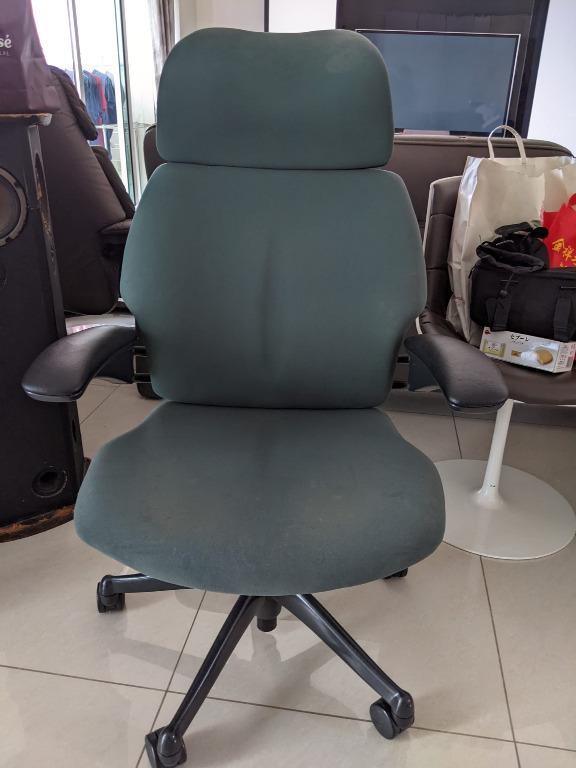 Humanscale Freedom Headrest Ergonomic Chair, Furniture & Home Living, Furniture, Chairs on Carousell