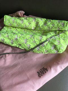 I.T旗下 Katie Judith鏈條刺繡包