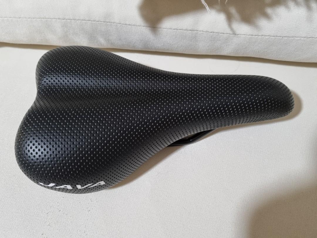 JAVA seat (Category: Parts & Accessories) located in Singapore. Submitted by beanniec (Listing ID 1123246328, Image 2). Description: Java seat from Java TT Used less than 10 times In great condition, as good as new self collection at Bukit Batok St 41.