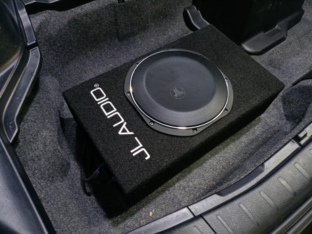 JL Audio ACS110LGTW1 10" Active Subwoofer, Car Accessories