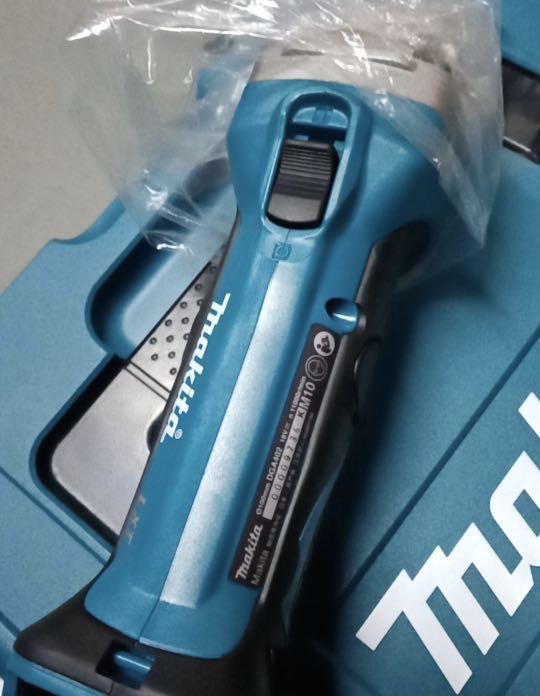 Makita dga online 402