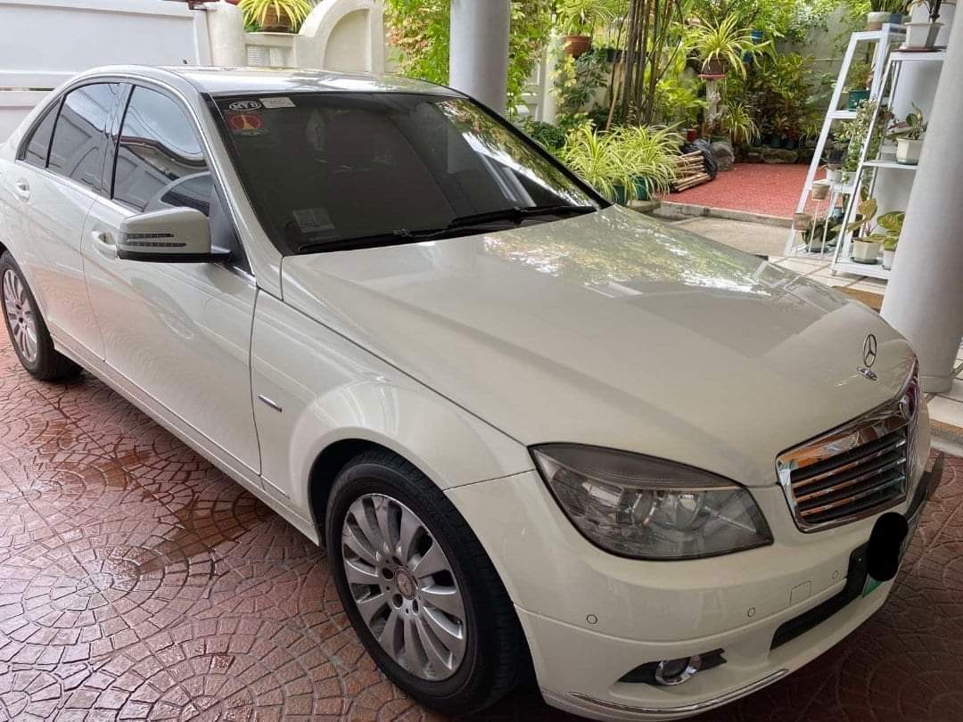 Mercedes-Benz C200 CGI Auto (Category: Used Cars) located in Quezon City. Submitted by kelvinatan888 (Listing ID 1123144916, Image 1). Description: 40,454 mileage no issue original papers Hindi Lang nagagamit casa maintained gas 95 octane location: multinational village paranaque.