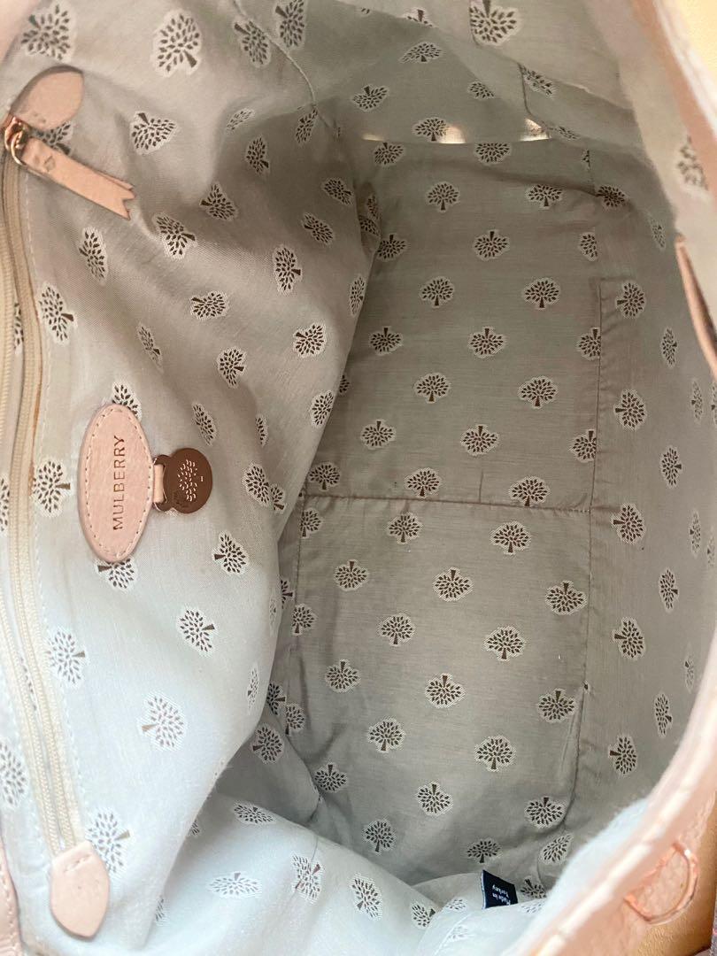 Mulberry Snakeskin Bag (Category: Luxury Bags & Wallets) located in Makati City. Submitted by belabonita (Listing ID 1123261030, Image 3). Description: .