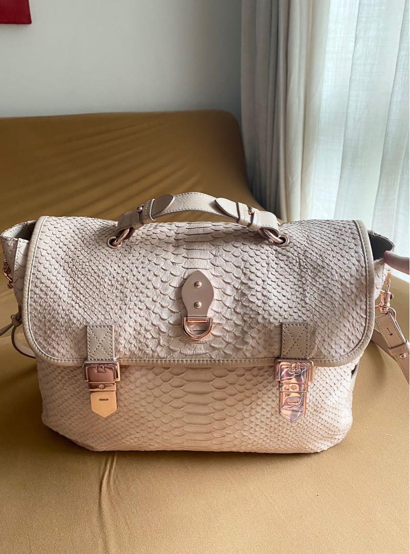 Mulberry Snakeskin Bag (Category: Luxury Bags & Wallets) located in Makati City. Submitted by belabonita (Listing ID 1123261030, Image 1). Description: .