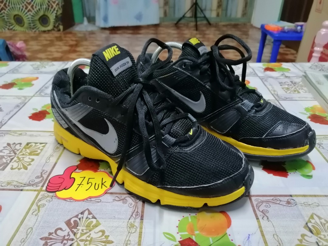 nike airflex trainer