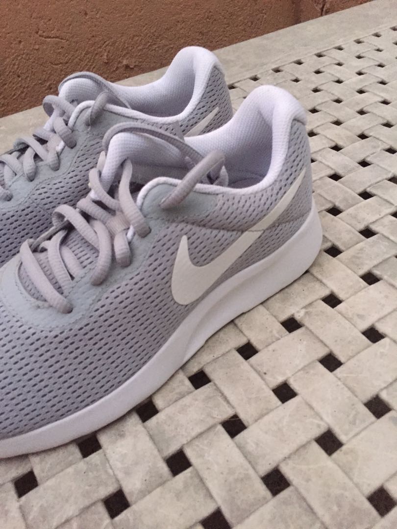 Nike tanjun top womens gray