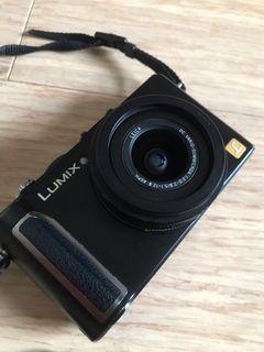 Panasonic Lumix LX3 Digital Camera (Leica) + 3 batteries + extra wall charger