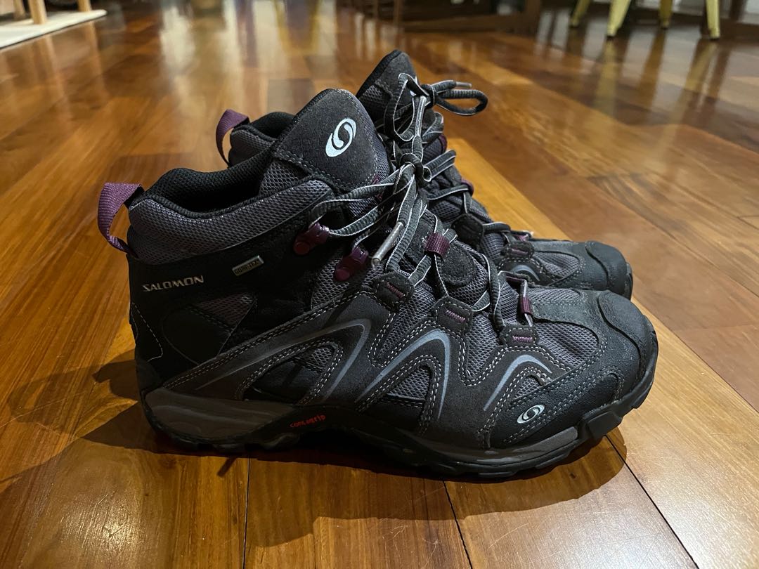 salomon ladies walking boots