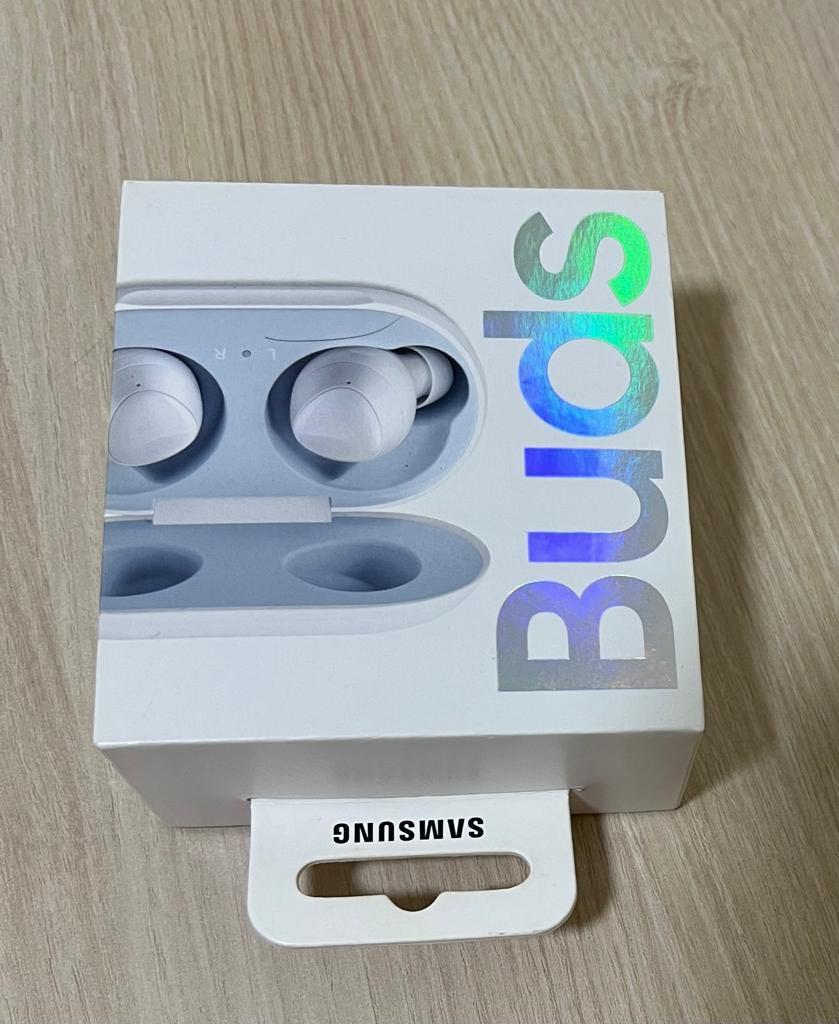 Samsung Earbuds powered by AKG Audio Earphones on Carousell