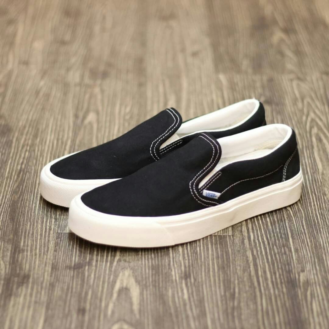Berat sepatu clearance vans slip on