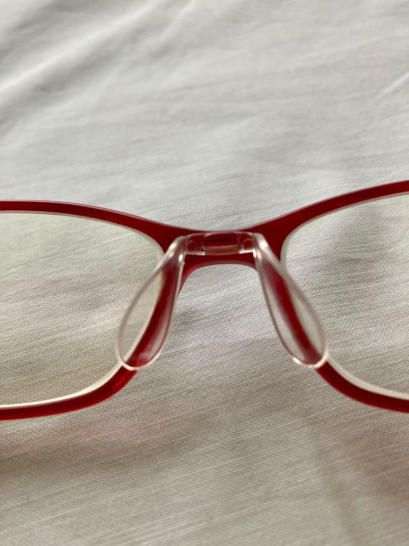Spectacles (Category: Sunglasses & Eyewear) located in Singapore. Submitted by khung (Listing ID 1123205286, Image 3). Description: Clean & good condition. Lightweight. Maroon colour. Pick up fm Simei .