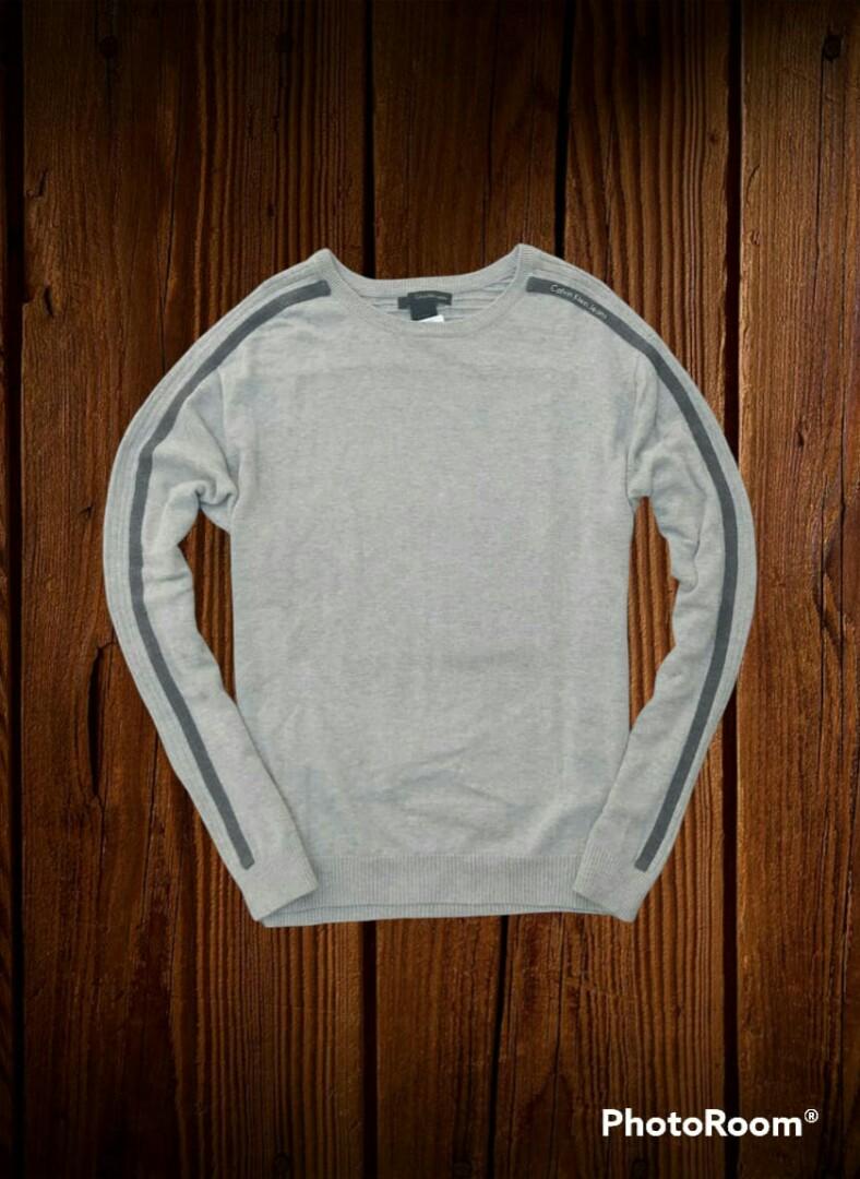 Switer rajut Calvin Klein, Fesyen Pria, Pakaian , Baju Luaran di Carousell