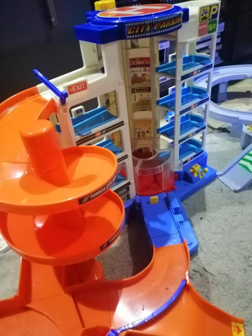 Tomica parking building set, Hobbies & Toys, Toys & Games on Carousell