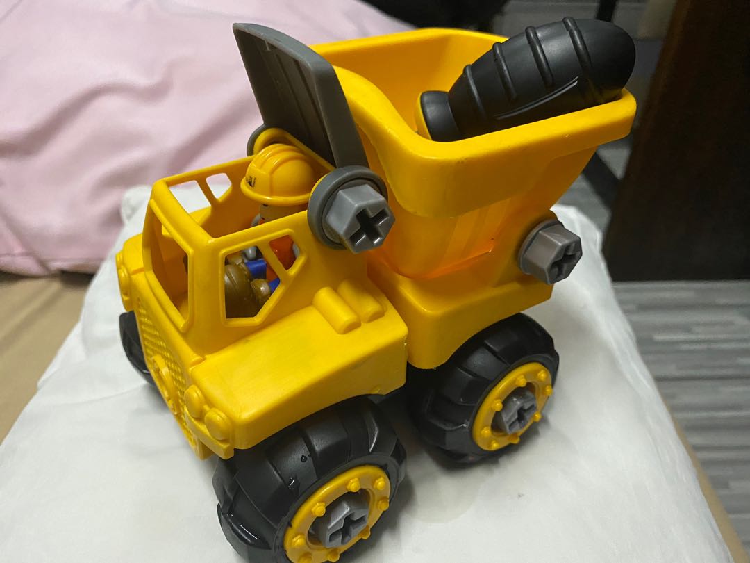 Truck , removable wheels, with screw driver and truck driver, Hobbies