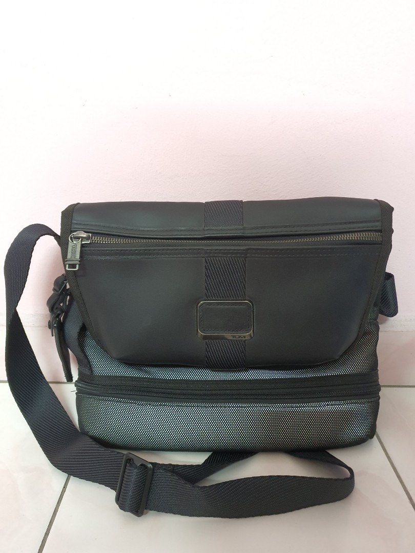 Tumi alpha bravo travis sales