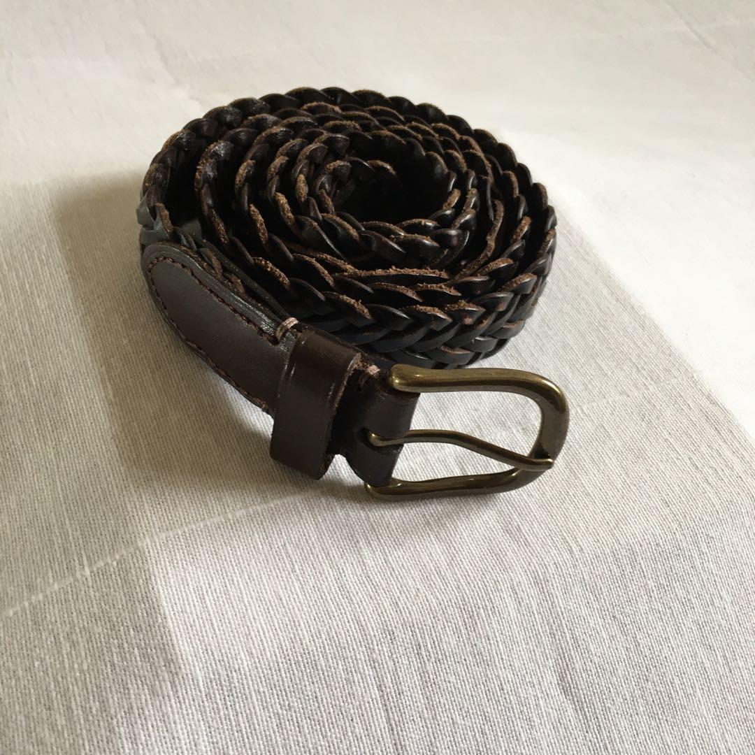 Uniqlo belt store